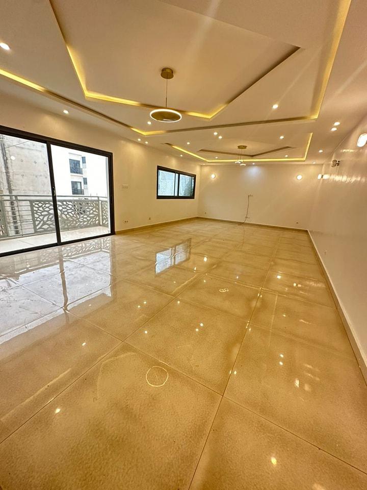 Appartement à louer aux Almadies zone de Recasement. Près de l’école Bilingue américaine.