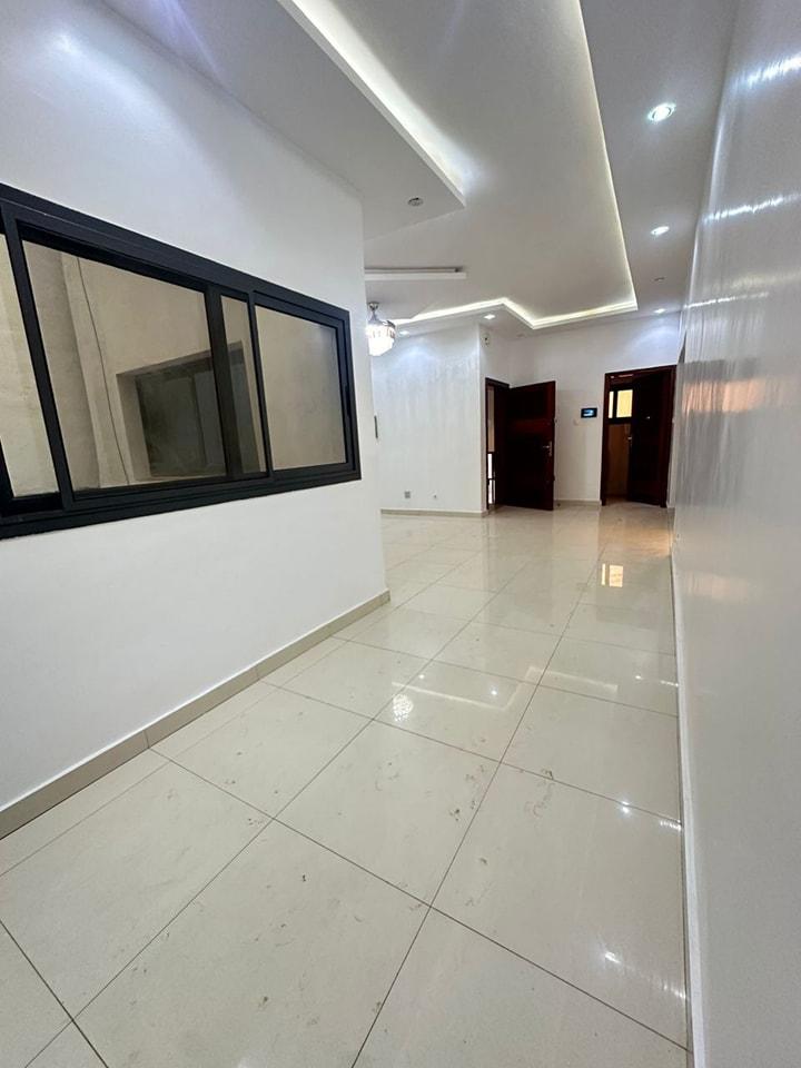 Appartement à louer aux Almadies zone de Recasement. Près de l’école Bilingue américaine.