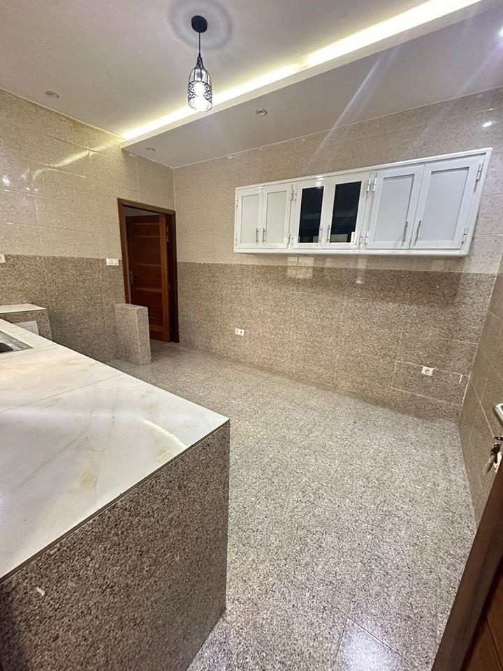 Appartement à louer aux Almadies zone de Recasement. Près de l’école Bilingue américaine.